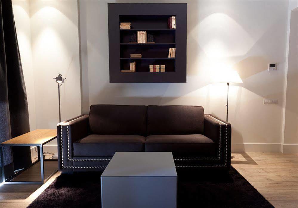 Cosmo Apartments Consell De Cent - Plaza Universitat Barcelona Luaran gambar
